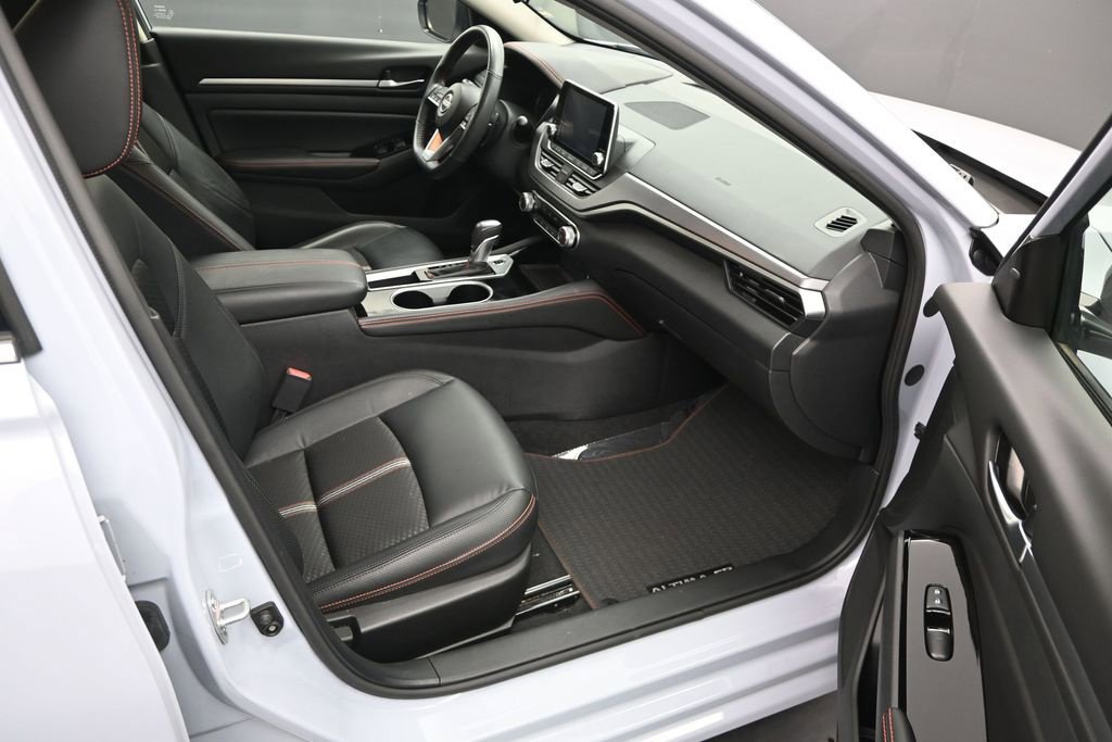 Certified 2024 Nissan Altima 2.5 SR FWD image 25