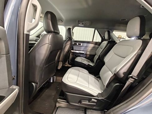 Used 2021 Ford Explorer XLT w/ Equipment Group 202A AWD/4WD image 28