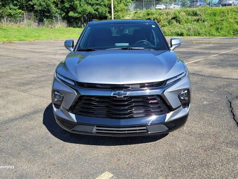 Used 2024 Chevrolet Blazer RS w/ Enhanced Convenience Package FWD image 4