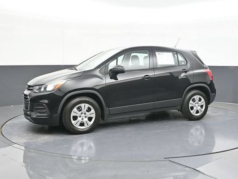Used 2017 Chevrolet Trax LS FWD image 7