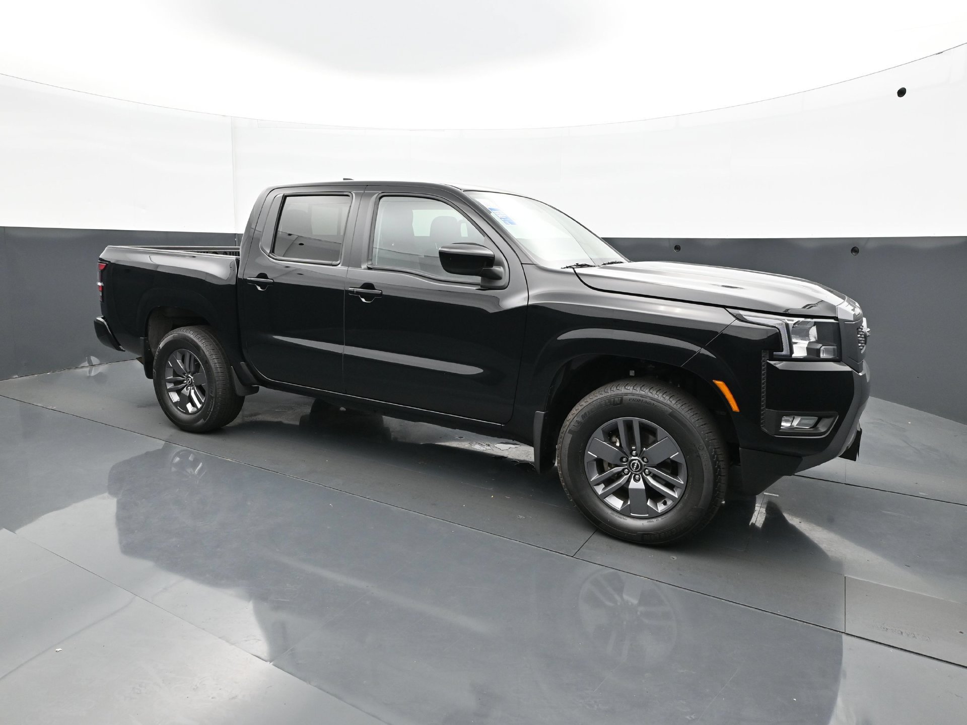Used 2025 Nissan Frontier SV w/ SV Convenience Package AWD/4WD image 9