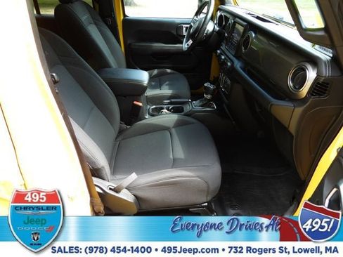 Used 2021 Jeep Wrangler Unlimited Sahara w/ Dual Top Group image 10