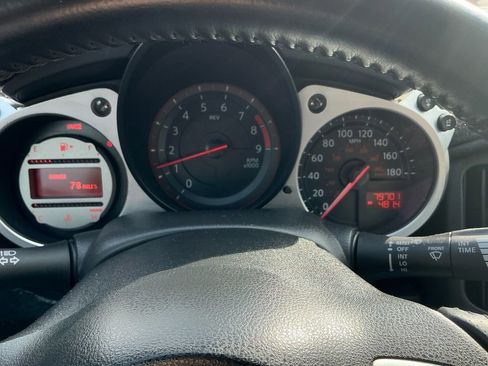 Used 2010 Nissan 370Z Touring image 19