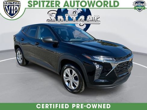 Used 2024 Chevrolet Trax LS FWD image 1