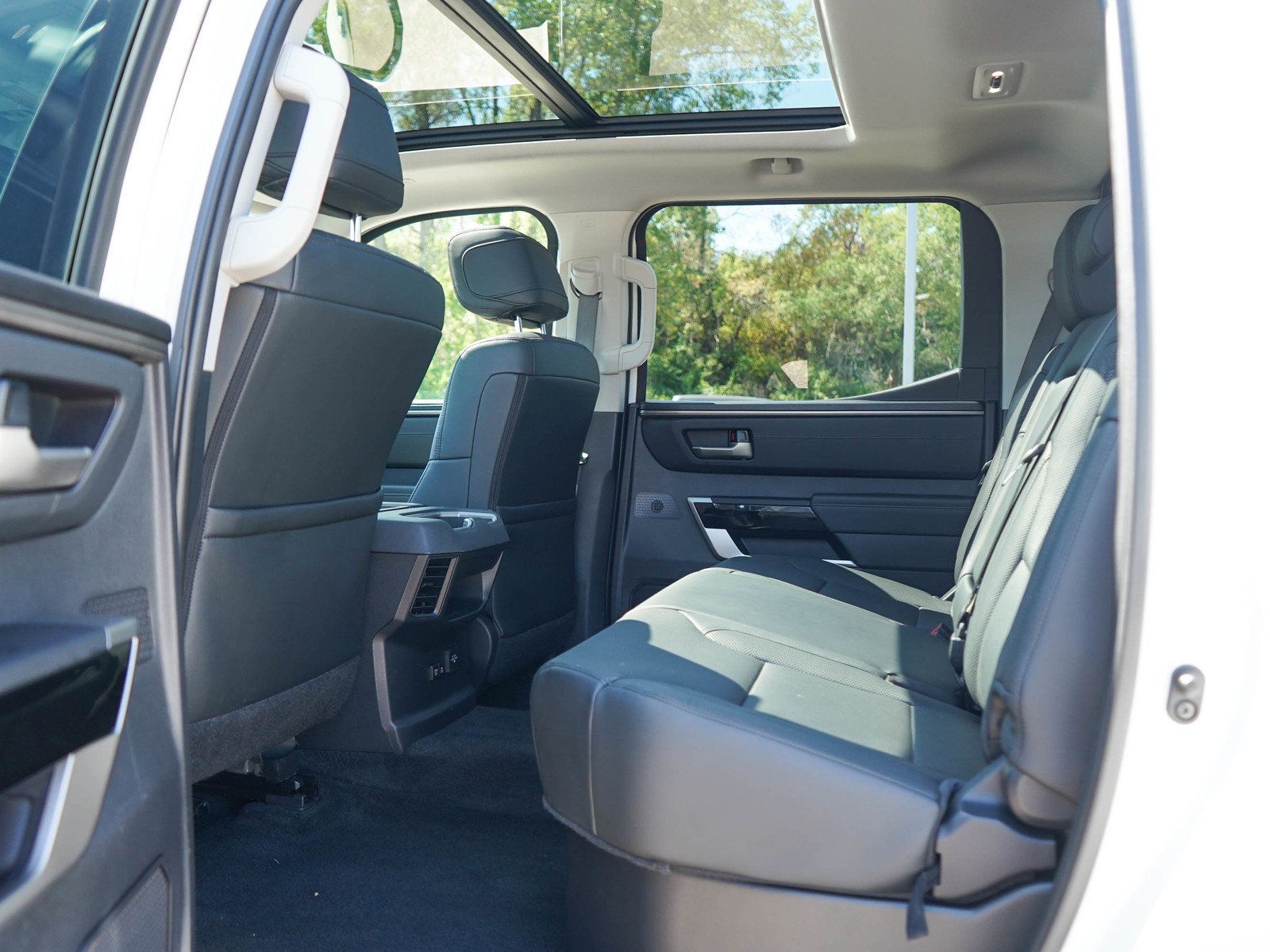 Used 2022 Toyota Tundra Limited AWD/4WD image 17