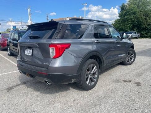 Used 2021 Ford Explorer XLT w/ Equipment Group 202A AWD/4WD image 4