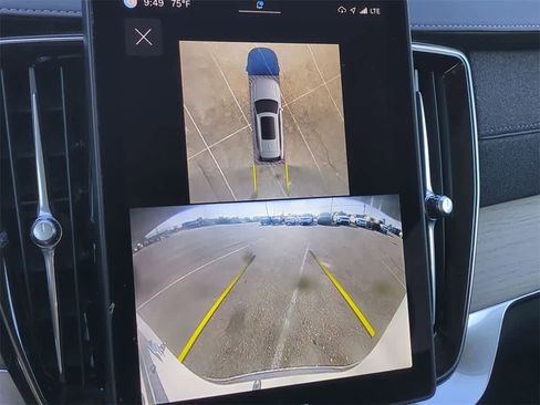 New 2025 Volvo XC90 B5 Plus w/ Protection Package Premier image 29