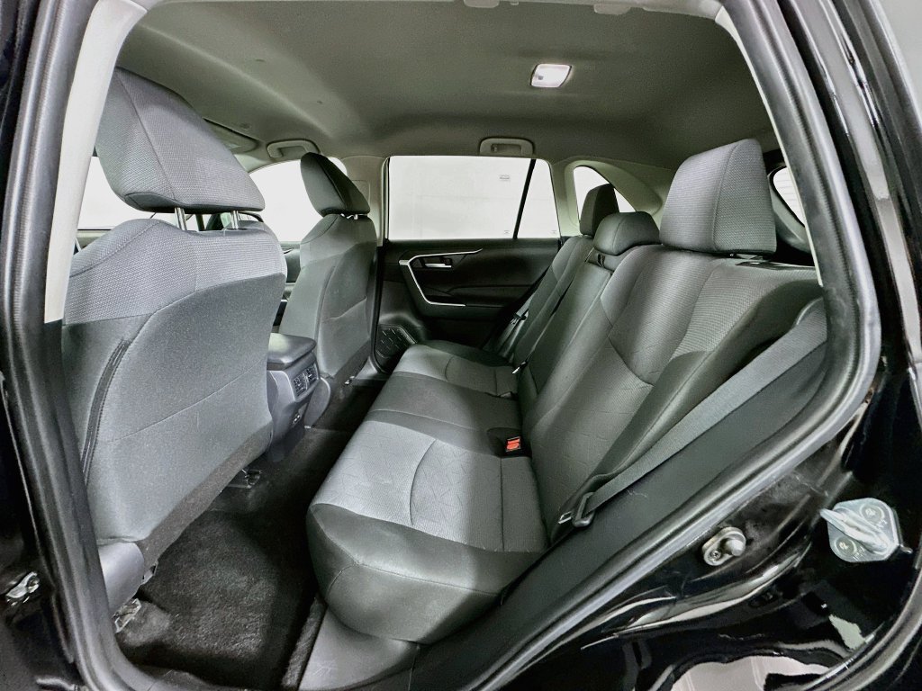 Used 2025 Toyota RAV4 XLE FWD image 24
