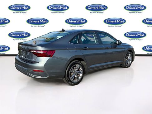 Used 2024 Volkswagen Jetta SE FWD image 7