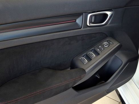 Used 2025 Honda Civic Type R image 12