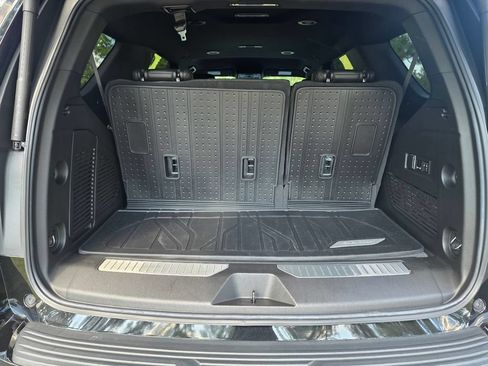 Used 2023 Chevrolet Tahoe Z71 w/ Luxury Package AWD/4WD image 20