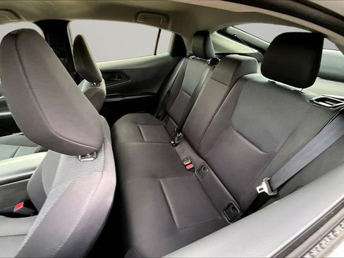 Used 2025 Toyota Prius LE FWD image 18
