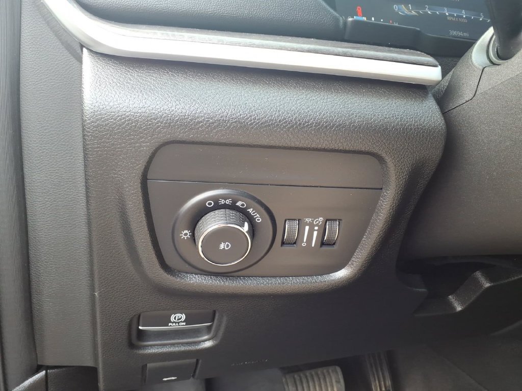 Used 2023 Jeep Grand Cherokee L Limited AWD/4WD image 13