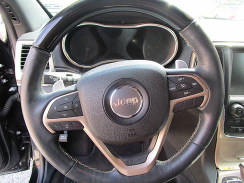 Used 2017 Jeep Grand Cherokee Overland AWD/4WD image 13