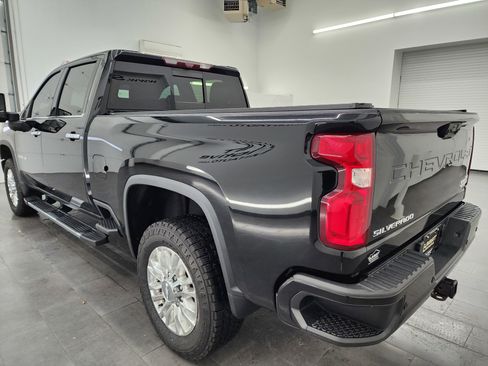 Used 2021 Chevrolet Silverado 2500 High Country w/ Z71 Off-Road Package image 6