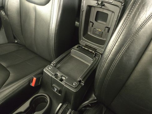 Used 2015 Jeep Wrangler Unlimited Sahara AWD/4WD image 25