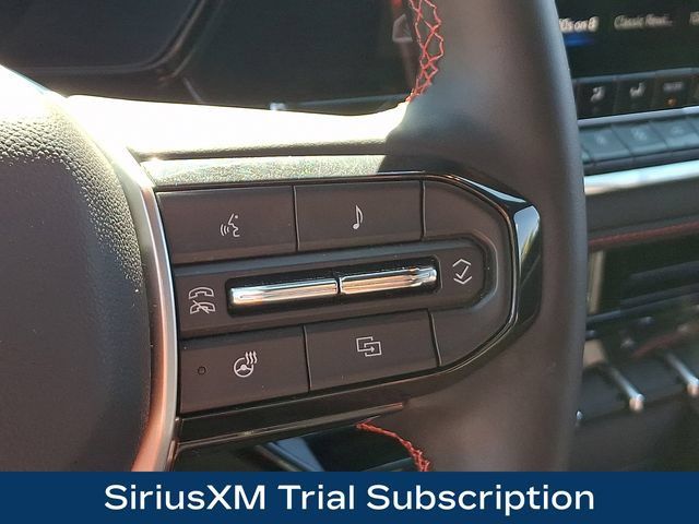 Used 2025 Chevrolet Colorado Z71 w/ Midnight Edition AWD/4WD image 8