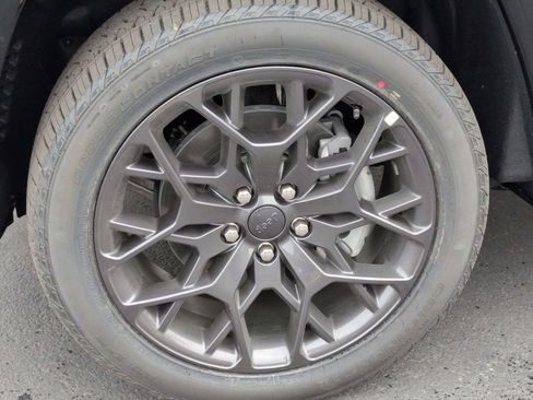 New 2025 Jeep Grand Cherokee L Summit image 9