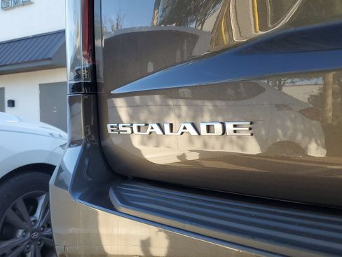 Used 2021 Cadillac Escalade ESV Sport Platinum RWD image 7
