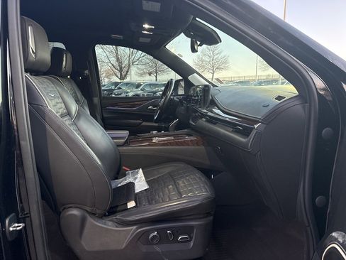 Used 2021 Cadillac Escalade ESV Sport Platinum image 23