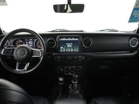 Used 2018 Jeep Wrangler Unlimited Sahara AWD/4WD image 13