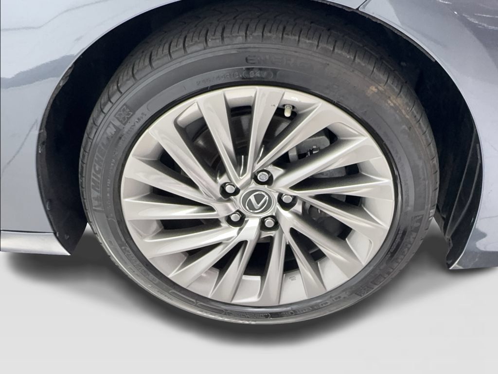Used 2023 Lexus ES 300h w/ Accessory Package (Z1) FWD image 15
