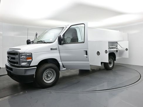 New 2026 Ford E-350 and Econoline 350 Super Duty w/ Power Equipment Group image 28