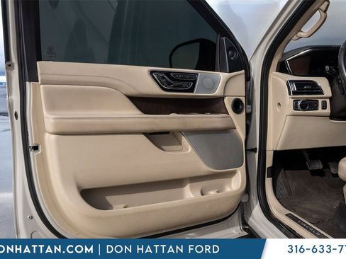 Used 2020 Lincoln Navigator Reserve w/ Luxury Package image 13
