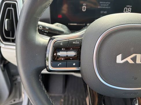 Used 2025 Kia Sorento S w/ Panoramic Sunroof Package image 23