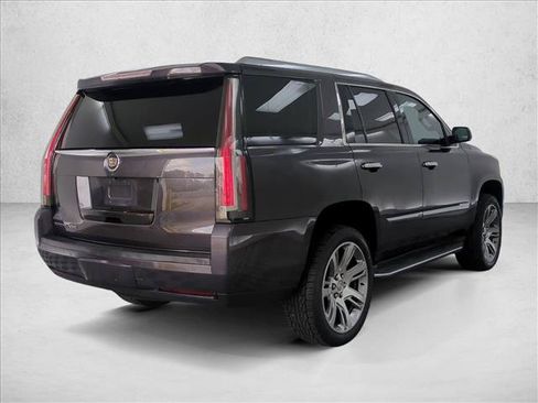 Used 2015 Cadillac Escalade Luxury RWD image 5