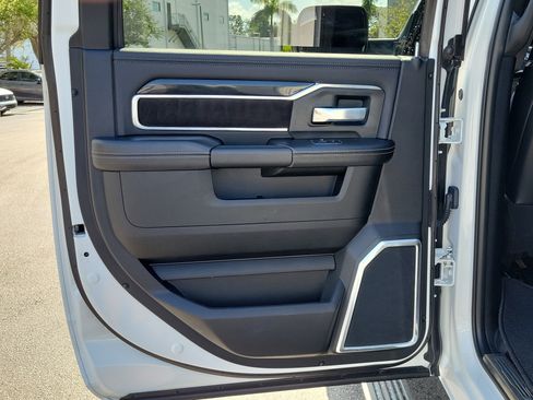 Used 2020 RAM 2500 Laramie AWD/4WD image 12