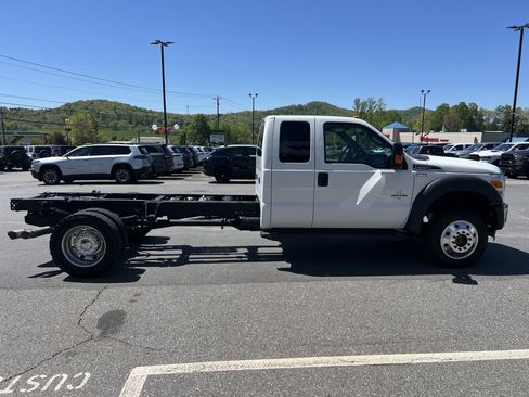 Used 2012 Ford F550 4x4 SuperCab Super Duty w/ Payload Upgrade Pkg image 4