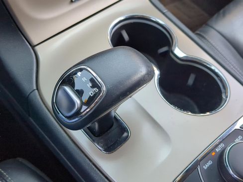 Used 2015 Jeep Grand Cherokee Limited image 9