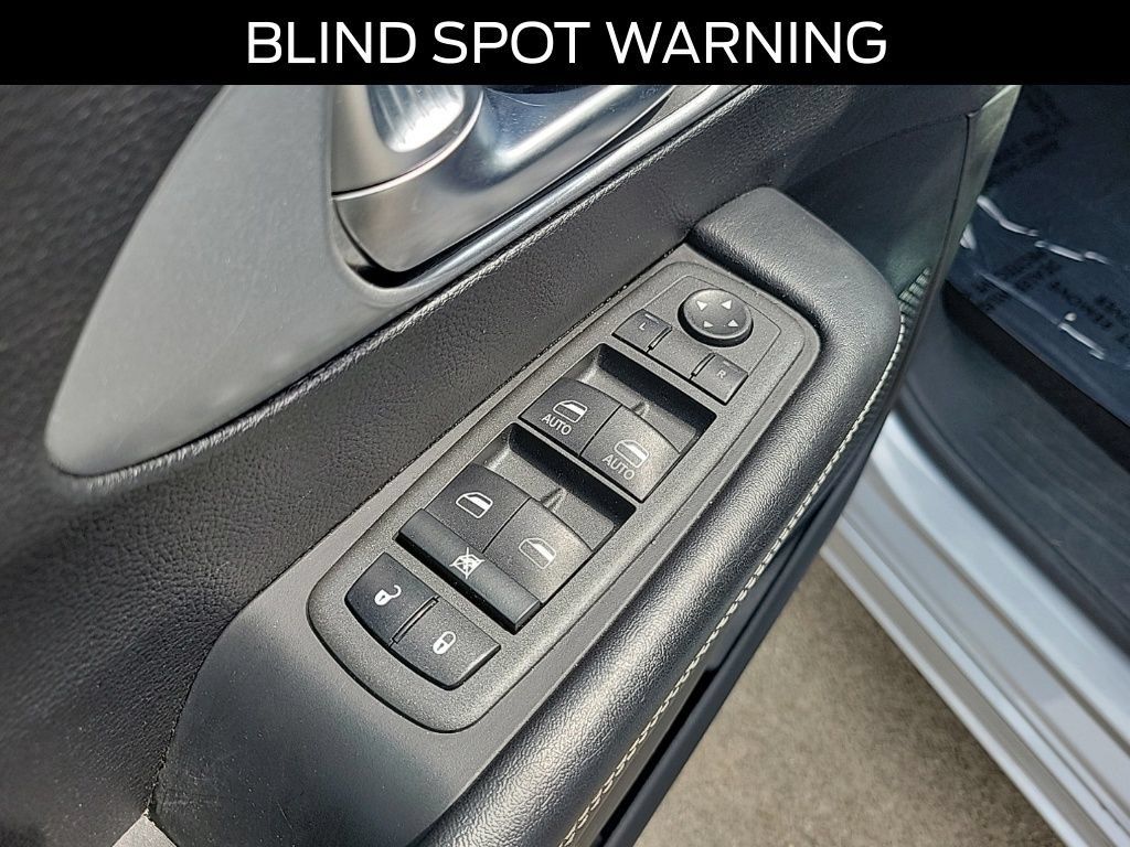 Used 2022 Chrysler Pacifica Touring-L w/ S Appearance Package FWD image 21