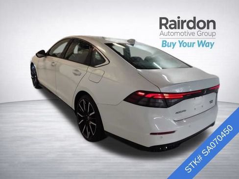 Used 2025 Honda Accord Touring image 2