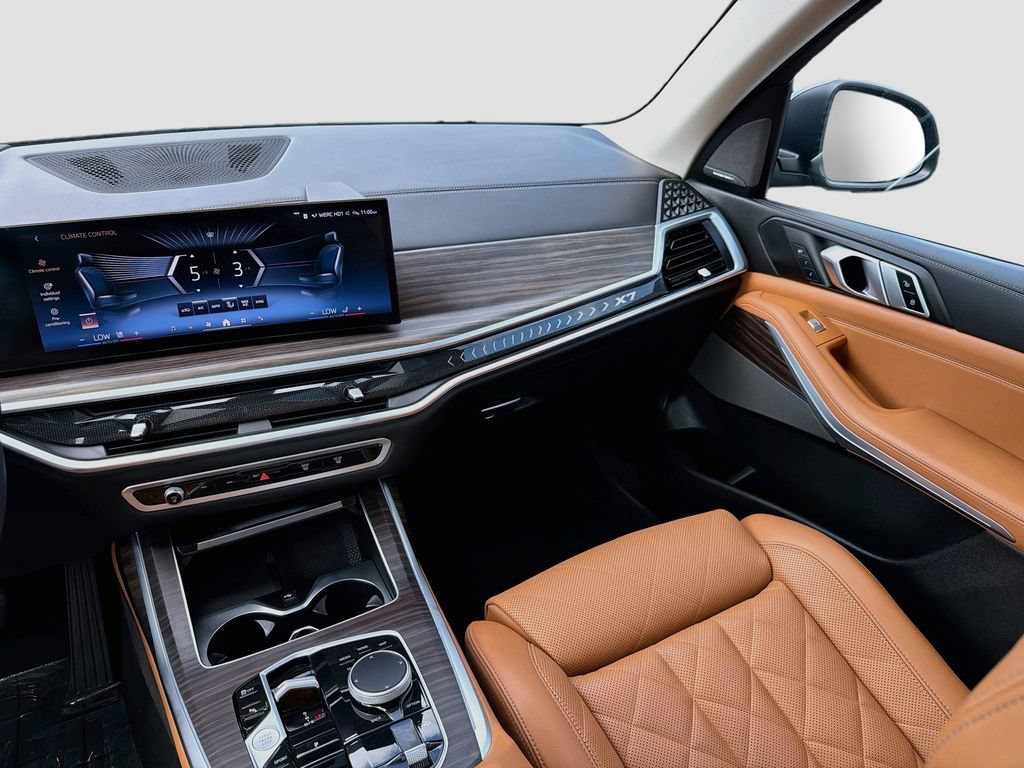 Used 2024 BMW X7 xDrive40i AWD/4WD image 24