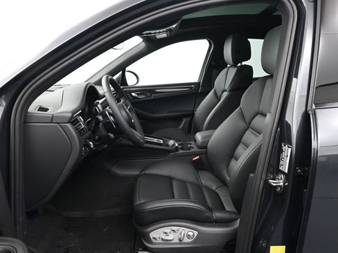 Used 2026 Porsche Macan AWD/4WD image 5