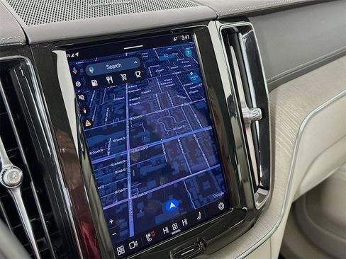 Used 2023 Volvo XC60 B6 Ultimate w/ Protection Package Premier image 12