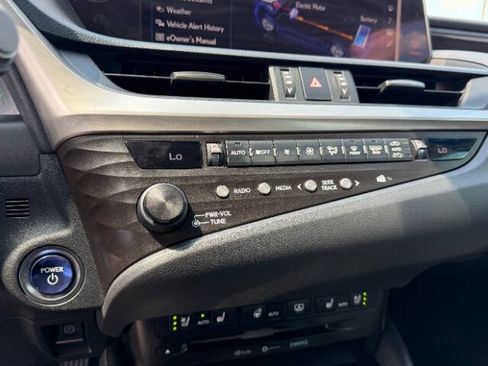 Used 2020 Lexus ES 300h w/ Accessory Package FWD image 15