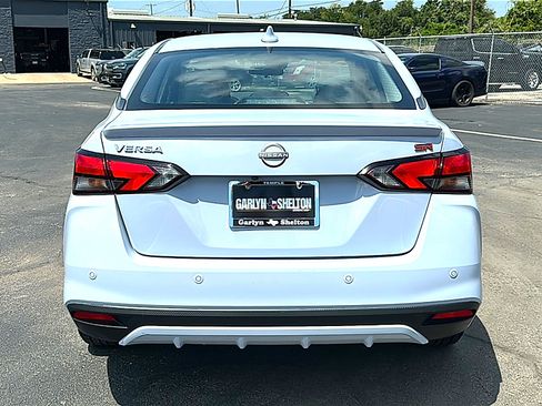 Used 2025 Nissan Versa SR FWD image 7