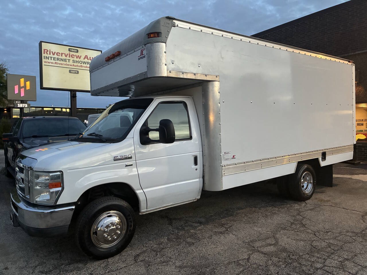 Used 2013 Ford E-350 and Econoline 350 Super Duty w/ Payload Pkg RWD image 10