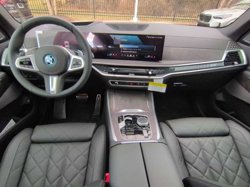 Used 2026 BMW X5 xDrive50e w/ M Sport Package AWD/4WD image 16