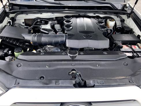 Used 2021 Toyota 4Runner SR5 image 31