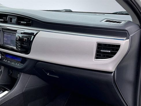 Used 2015 Toyota Corolla LE image 17