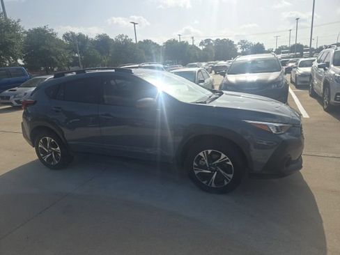 Used 2024 Subaru Crosstrek 2.0i Premium w/ Crosstrek Mirror Package AWD/4WD image 2