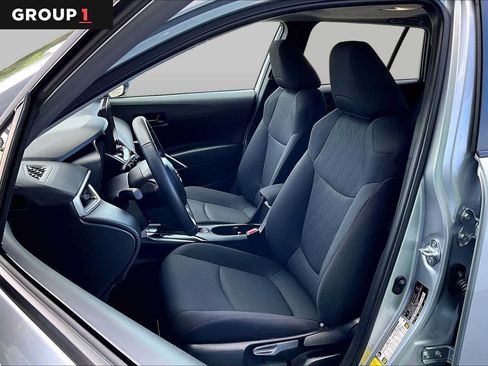 Certified 2025 Toyota Corolla Cross LE w/ Moonroof Package AWD/4WD image 9