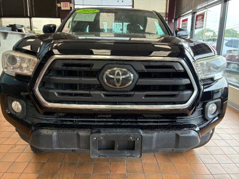 Used 2019 Toyota Tacoma SR5 image 3