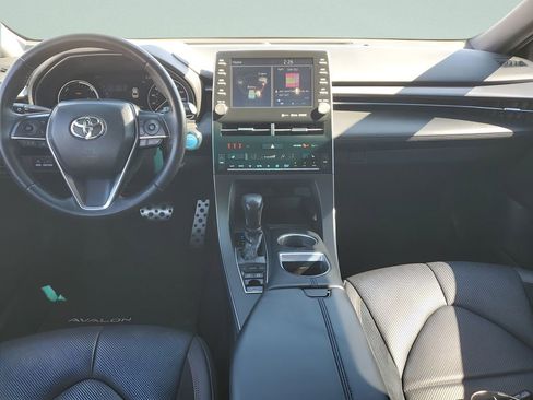 Used 2020 Toyota Avalon XSE image 10