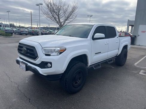 Used 2020 Toyota Tacoma SR image 1