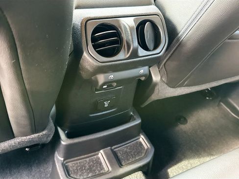 Used 2023 Jeep Wrangler Unlimited Sahara w/ Cold Weather Group AWD/4WD image 28
